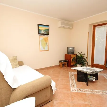House With A Parking Space Kanfanar, Istria - Sredisnja Istra - 7276 Semesterbostad