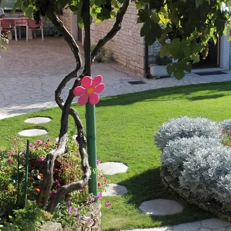 House With A Parking Space Kanfanar, Istria - Sredisnja Istra - 7276 Semesterbostad *